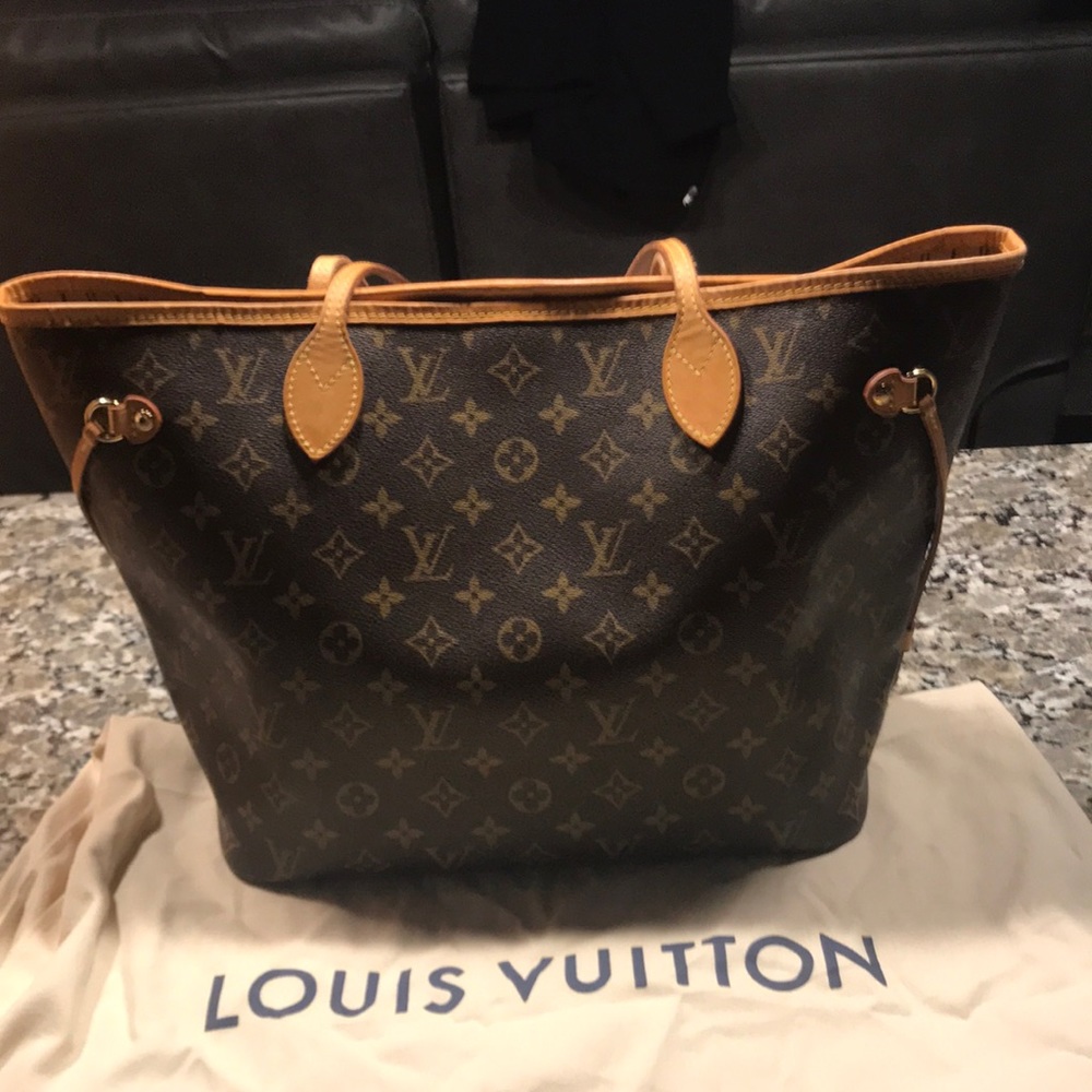Authentic neverfull Louis Vuitton mm